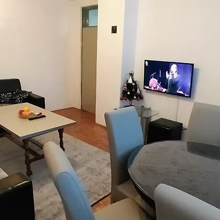 Stan Na Dan Pale-centar, +38765872491 Jahorina 12km شقة